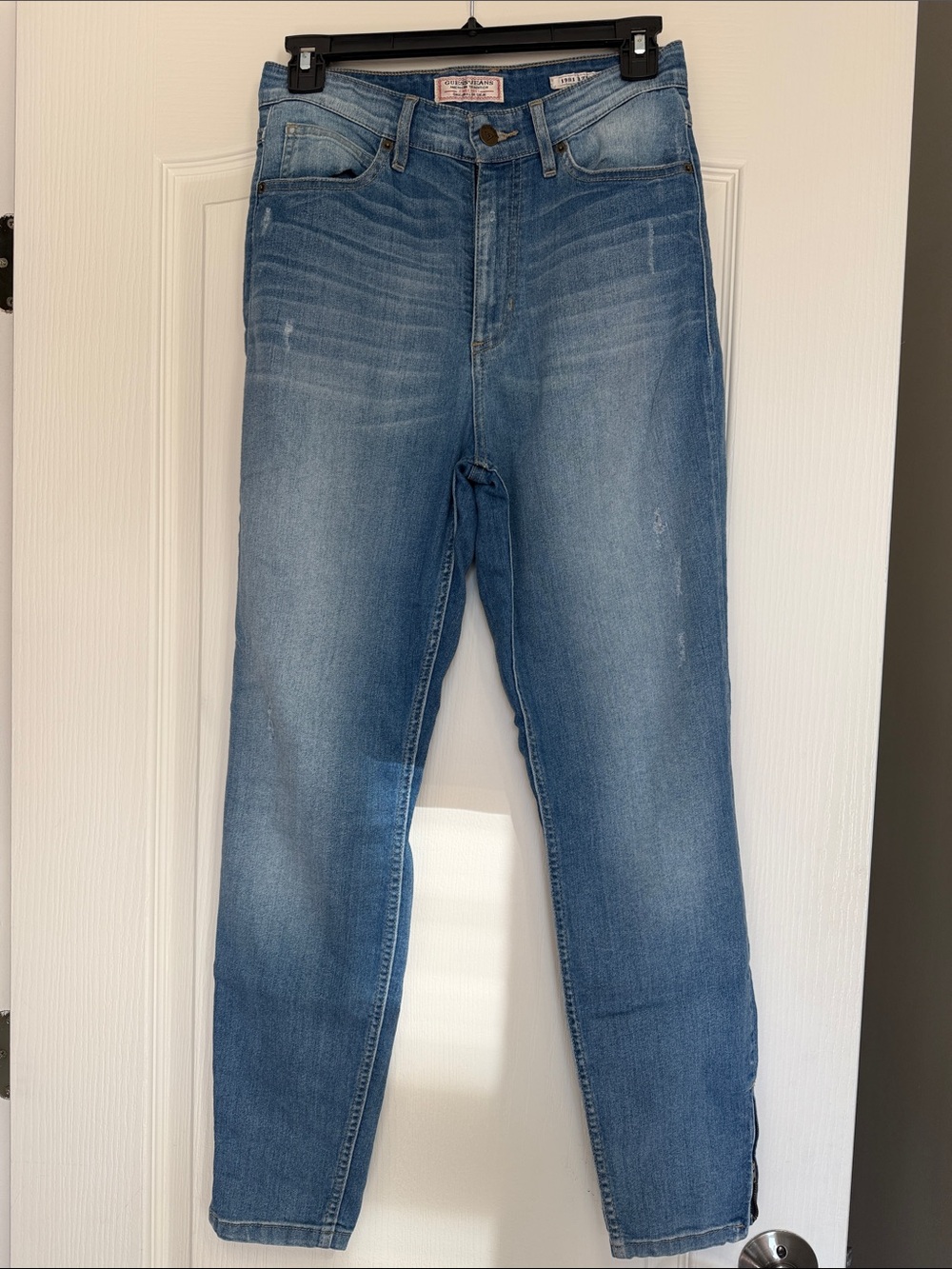 Guess Women's Skinny Jeans in Light Blue Wash